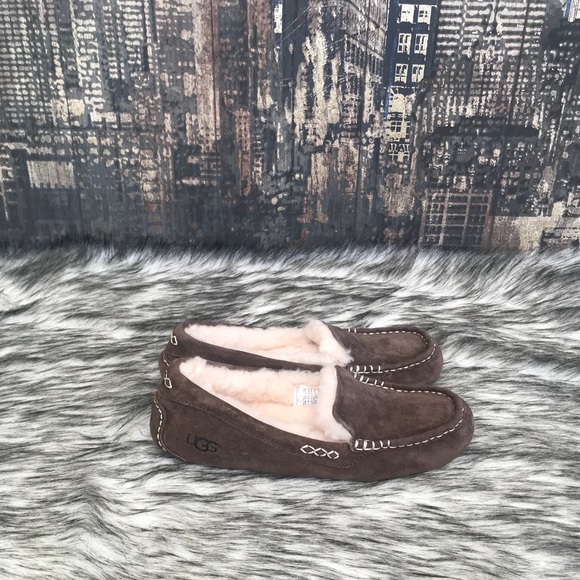 UGG Shoes - ✨Women’s UGG Ansley Slipper in Chocolate ✨